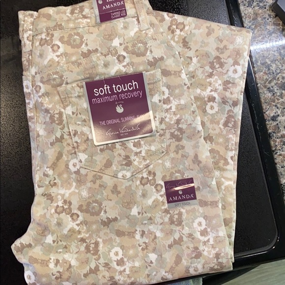 Gloria Vanderbilt Women’s Classic Amanda Jean - Picture 4 of 6